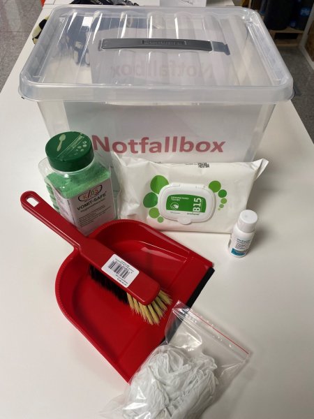 Notfallbox mit Flüssigkeitsschnellbinder für z.B. Erbrochenes, Blut, Urin (Basic BOX)